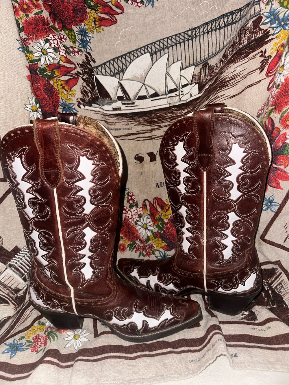 Ariat ATS Sonora Brown white cut out  Leather Western Cowboy Boots Women’s 6.5